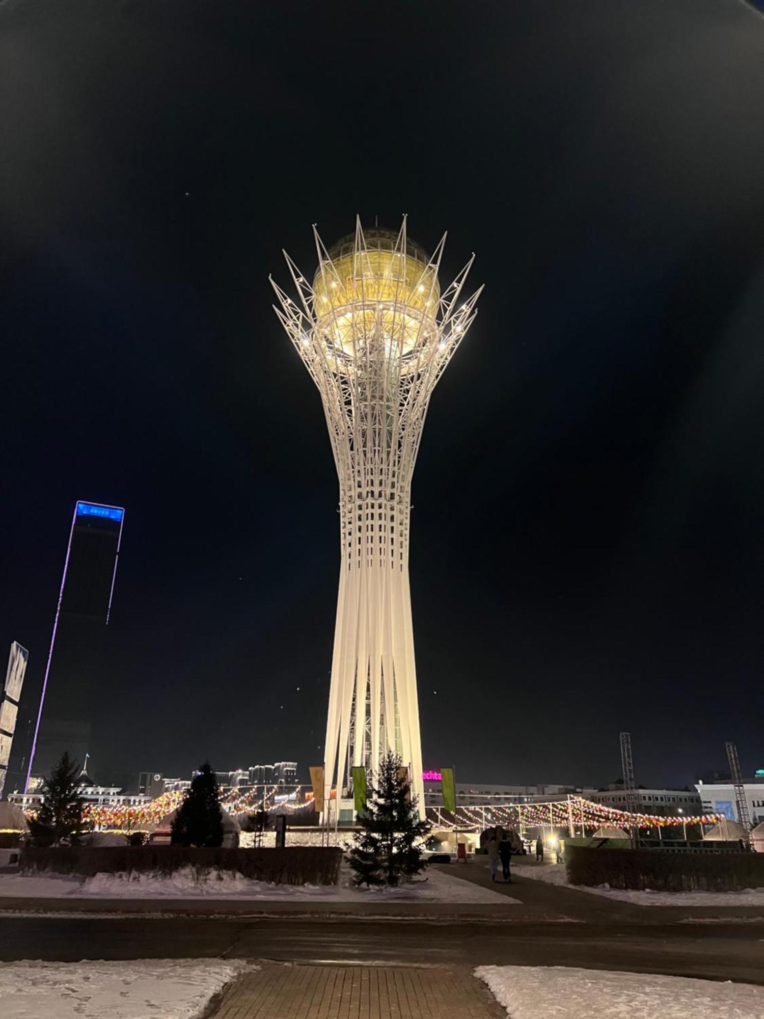 7 Очень Теплая Возле Байтерека Квартира Для 1-4 Человек Astana Eksteriør billede
