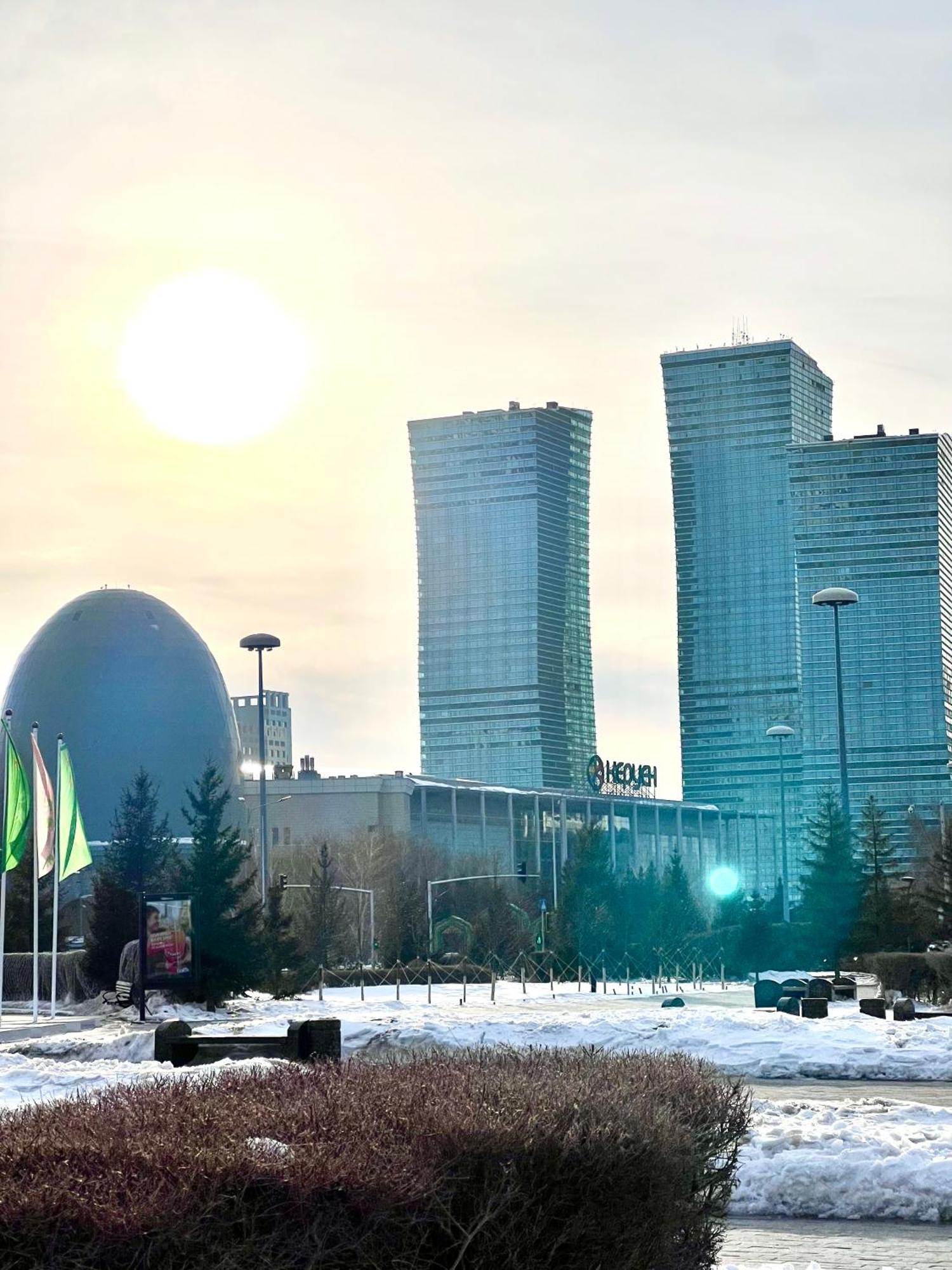 7 Очень Теплая Возле Байтерека Квартира Для 1-4 Человек Astana Eksteriør billede